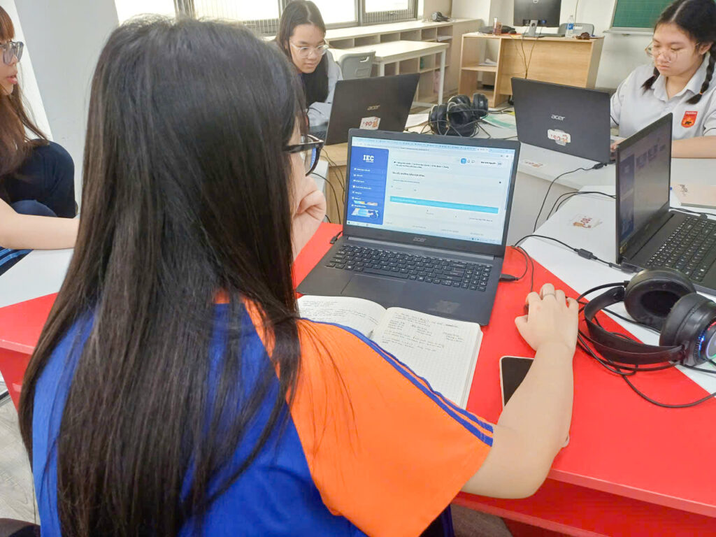 Vì Sao Nên Tham Gia Lớp Học Lập Trình?